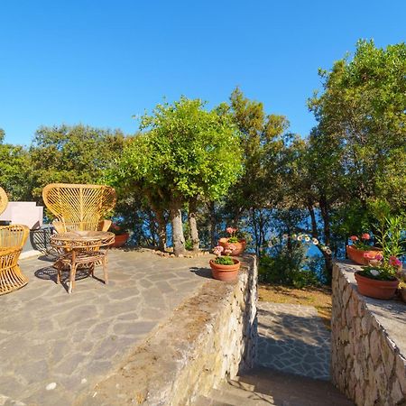Casa William - Villa E 2 Dependance Porto Azzurro Exterior photo